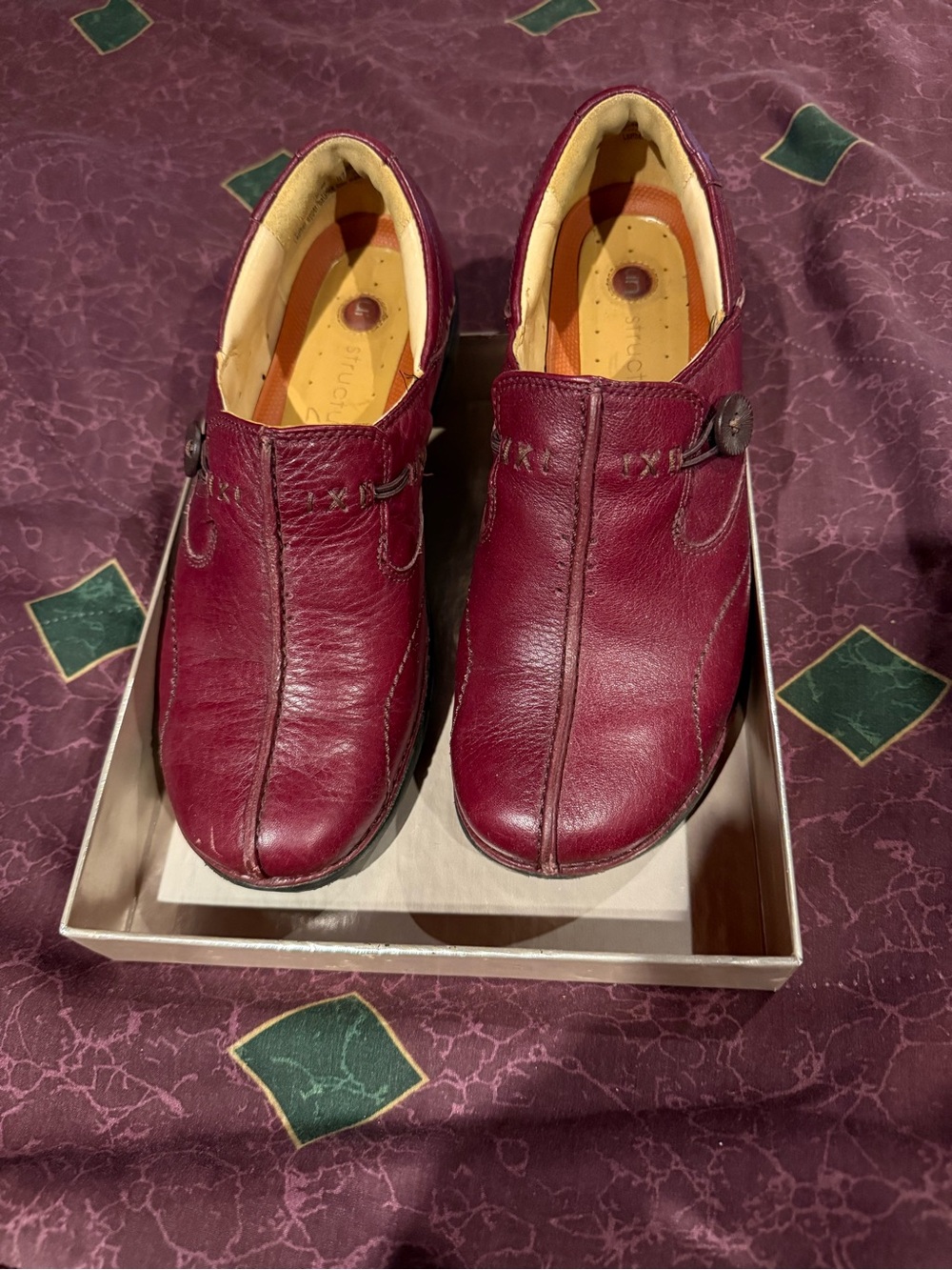 Clarks Burgundy Leather Women's Moccasin Slip-Ons